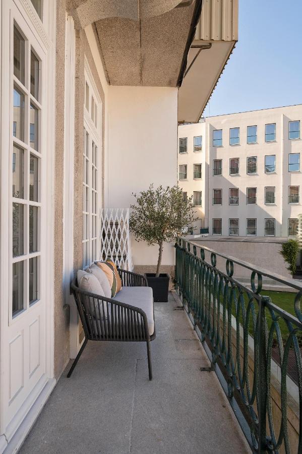 Historic Apartment At Cardosas With Balcony Porto Exterior foto